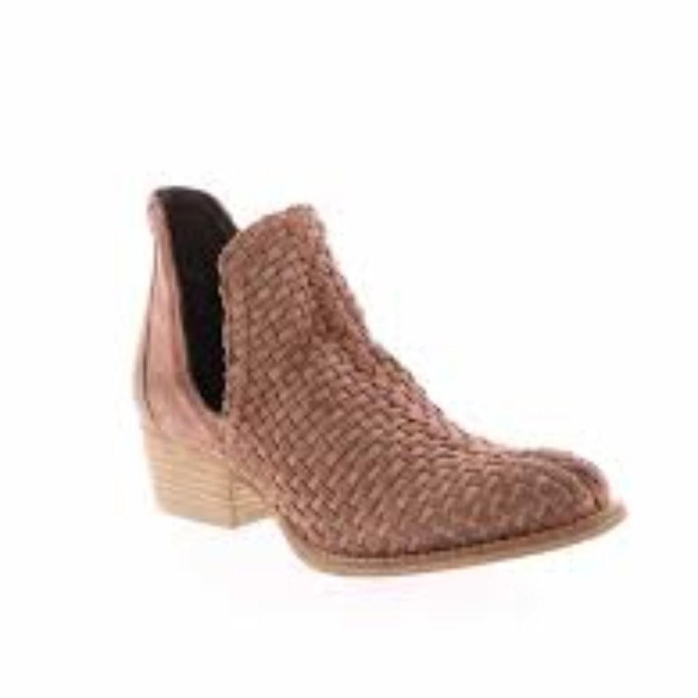 Very Volatile Veracruz Bootie